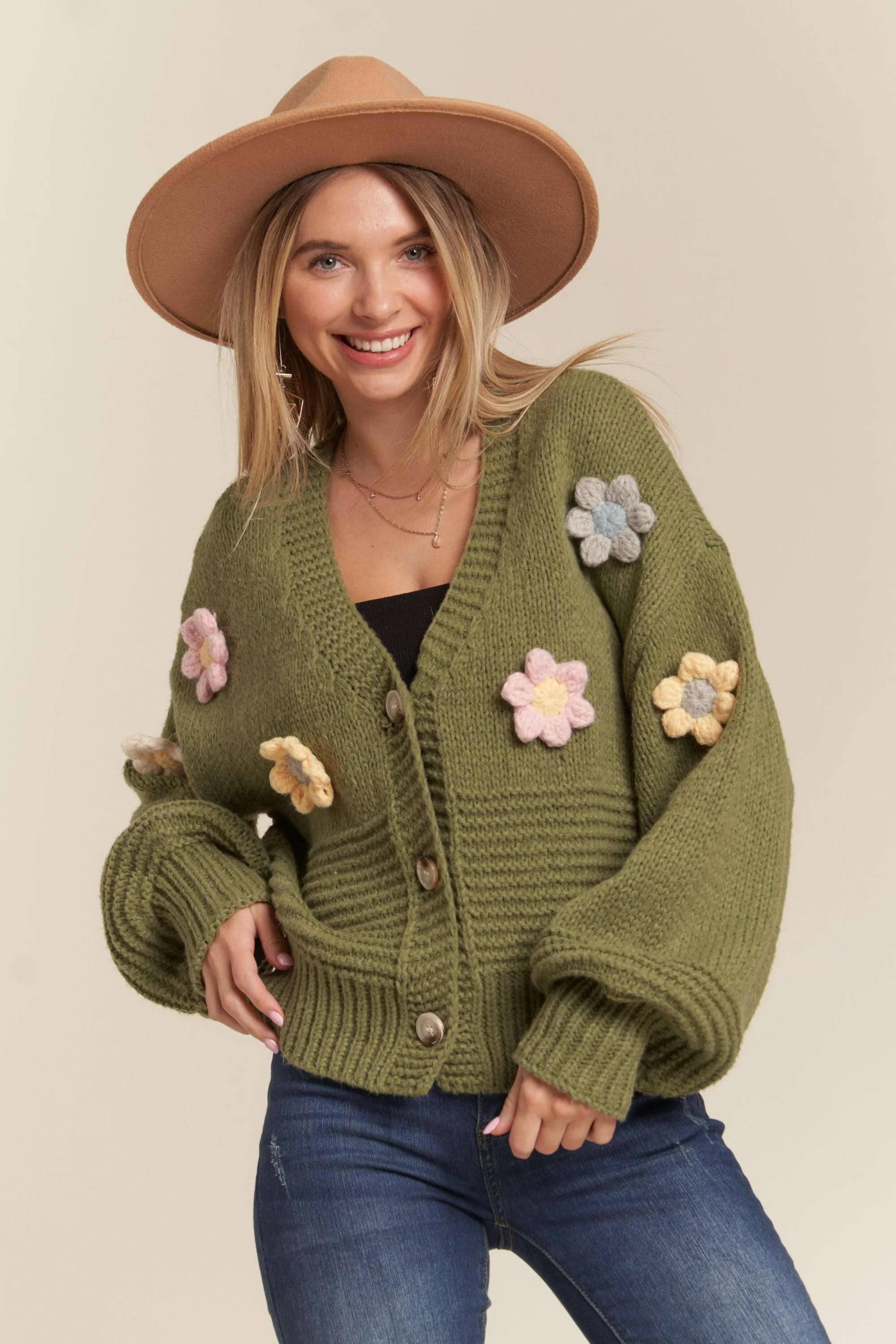 FLORAL PATCHED SWEATER CARDIGAN