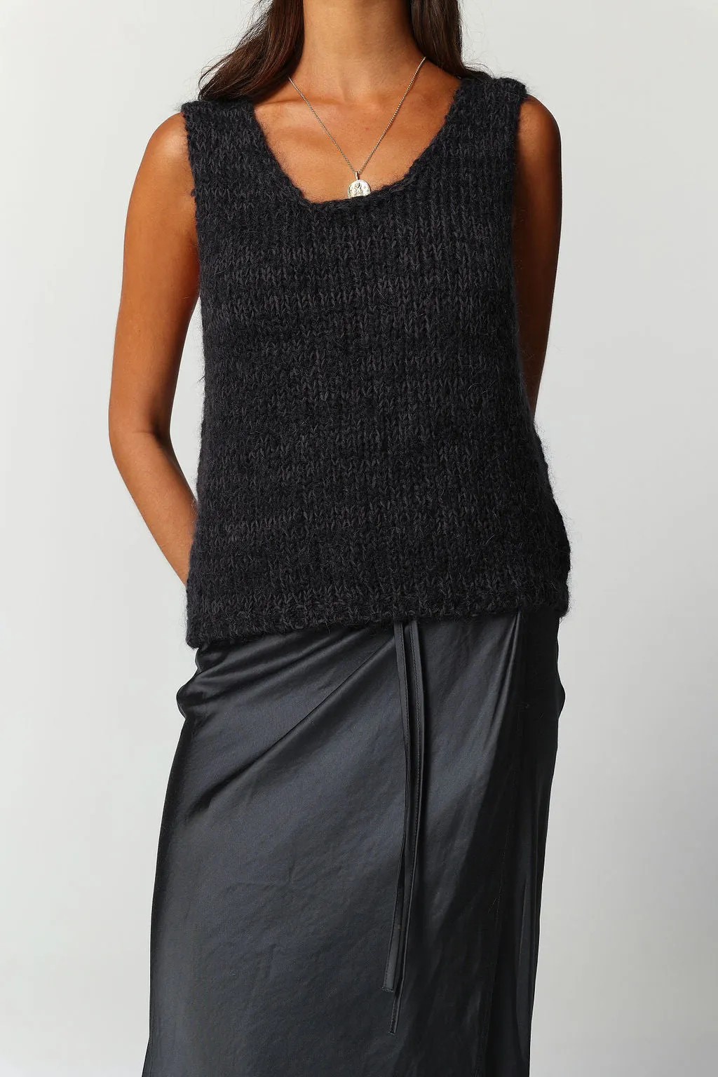 LOREN KNIT VEST