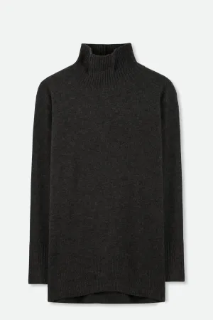 OLYMPIA OVERSIZED TURTLENECK IN CASHMERE CHARCOAL