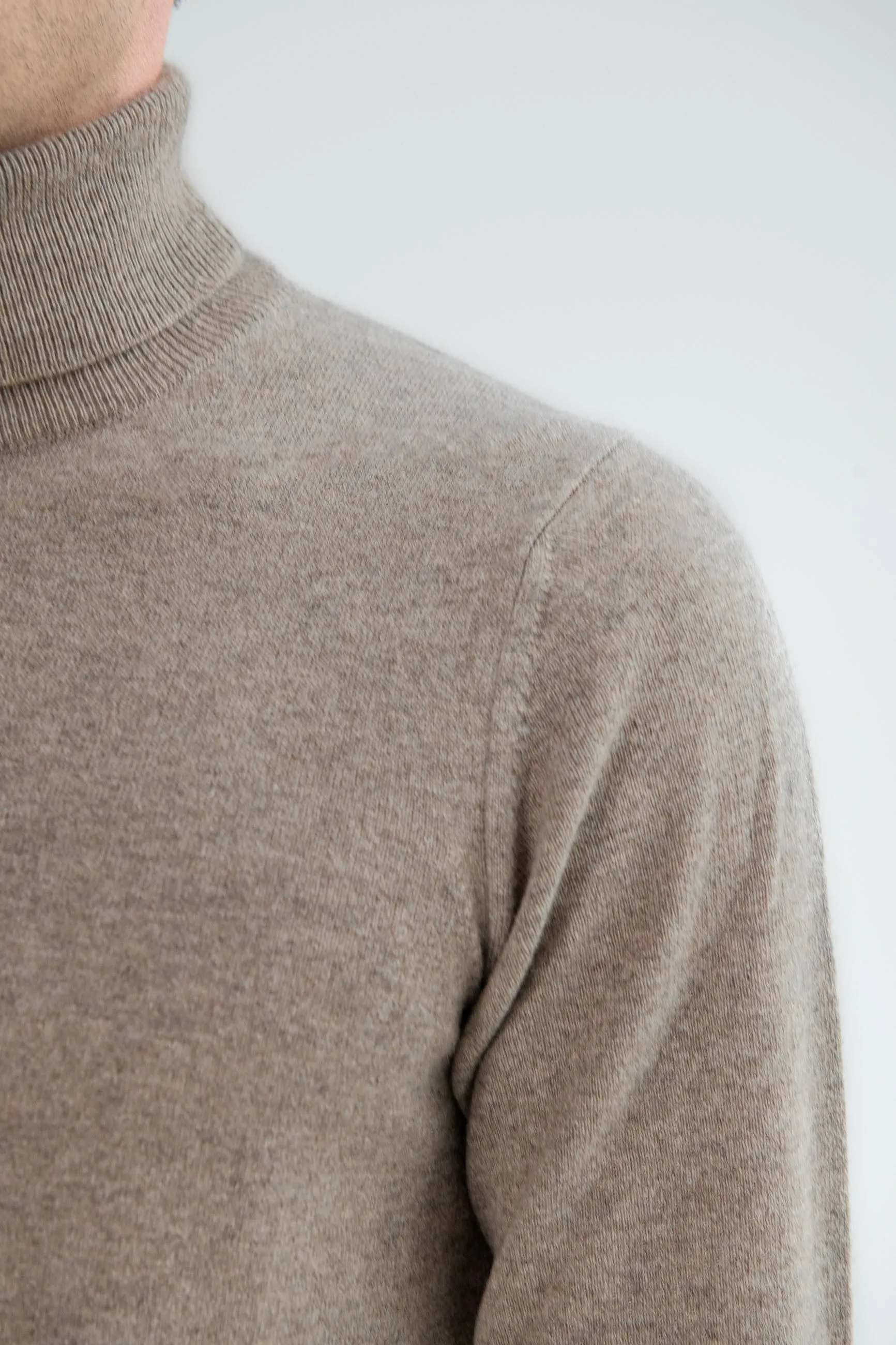 Taupe cashmere turtleneck – Made in italy