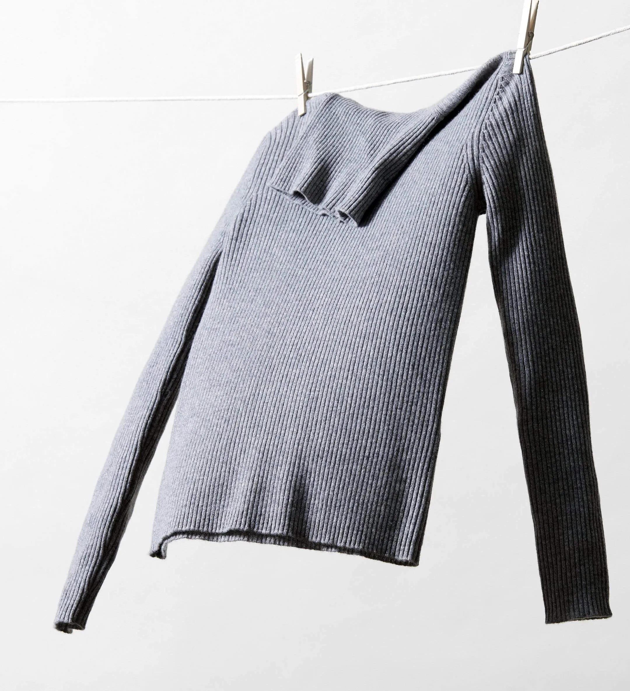 The Ribbed Turtleneck Cashmere Sweater